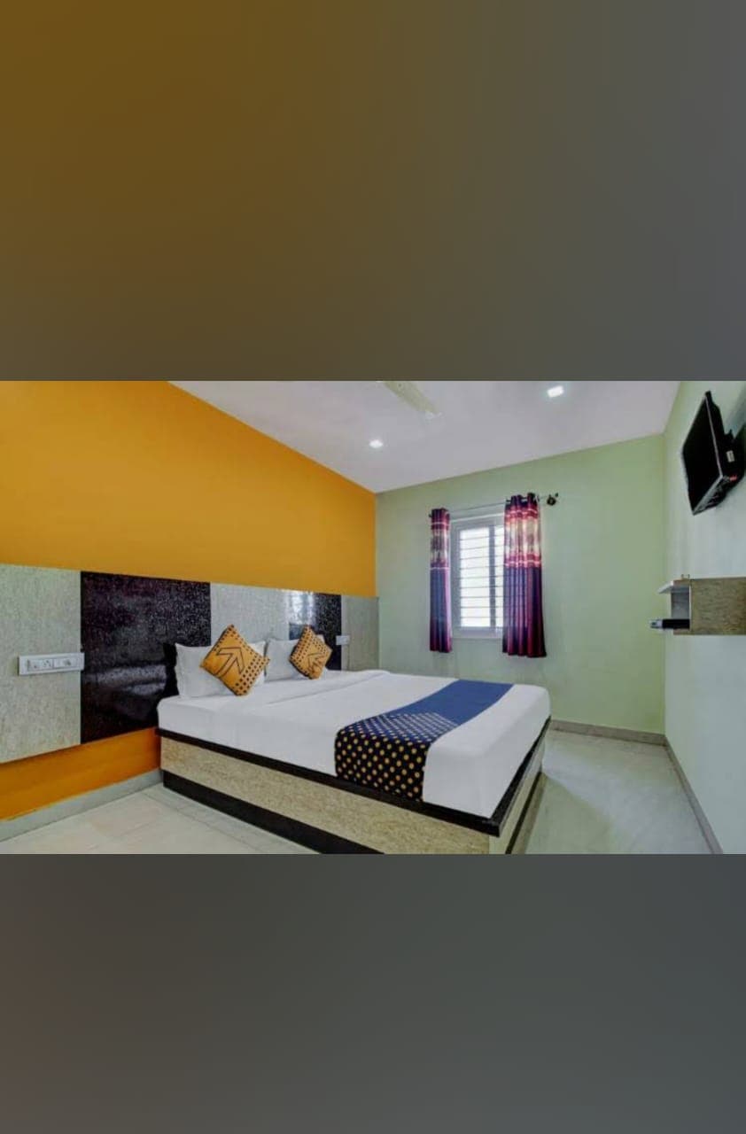 Double AC room near KR Market Bangalore